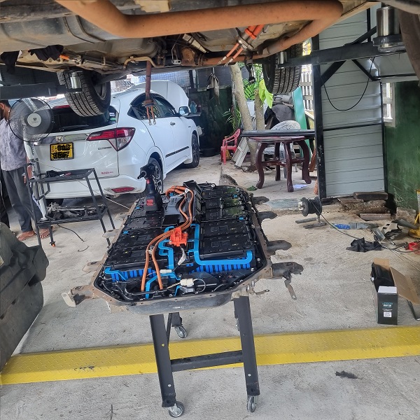 Green Hybrid Care workshop and vehicle service 10